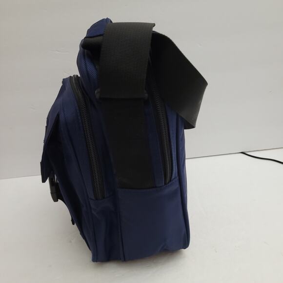 Eddie Bauer Blue Cooler Bag with Convenient Pockets - Picture 4 of 10